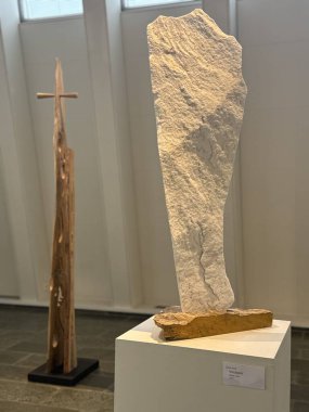 REYKJAVIK, ICELAND - 23 Temmuz 2025 'te İzlanda' nın Reykjavik kentindeki Sigurjon Olafsson Müzesinde sergi.