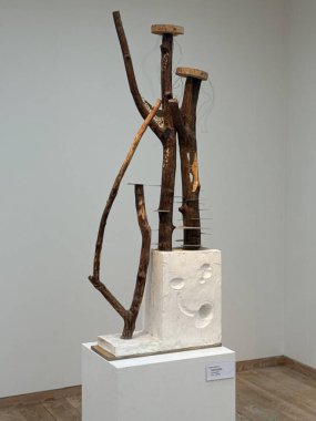 REYKJAVIK, ICELAND - 23 Temmuz 2025 'te İzlanda' nın Reykjavik kentindeki Sigurjon Olafsson Müzesinde sergi.