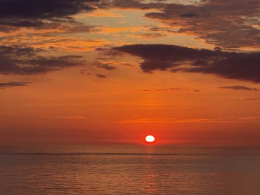 Avrupa 'da Kuzey Denizi üzerinde gün batımı