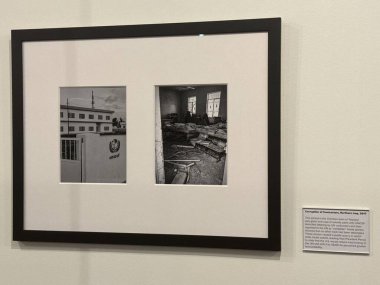 New Haven, Connecticut 'taki Kutsal Michael McGivney Hac Merkezi' nde (eski adıyla Kolomb Müzesi Şövalyeleri) 3 Mayıs 2025 'te görülen zulmedilen ve yerlerinden edilen sergi arasında.