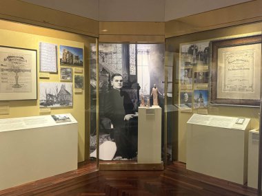 NEW HAVEN, CT - 3 Mayıs 2025 'te New Haven, Connecticut' taki Kutsanmış Michael McGivney Hac Merkezi 'nde (eski adıyla Kolomb Müzesi Şövalyeleri) sergi.