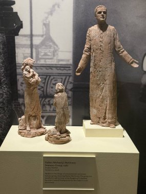 NEW HAVEN, CT - 3 Mayıs 2025 'te New Haven, Connecticut' taki Kutsanmış Michael McGivney Hac Merkezi 'nde (eski adıyla Kolomb Müzesi Şövalyeleri) sergi.