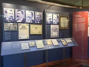 NEW HAVEN, CT - 3 Mayıs 2025 'te New Haven, Connecticut' taki Kutsanmış Michael McGivney Hac Merkezi 'nde (eski adıyla Kolomb Müzesi Şövalyeleri) sergi.