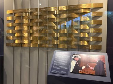 NEW HAVEN, CT - 3 Mayıs 2025 'te New Haven, Connecticut' taki Kutsanmış Michael McGivney Hac Merkezi 'nde (eski adıyla Kolomb Müzesi Şövalyeleri) sergi.