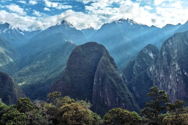 Dağ tepelerinin manzarası. Güzel manzara. And Dağları, Peru.