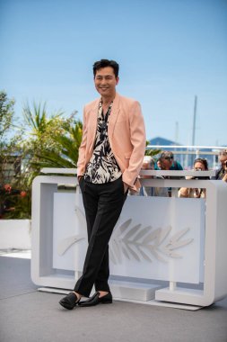 CANNES, FRANCE - 19 Mayıs 2022: Jung Woo-sung, Palais des Festivals 'te düzenlenen 75.