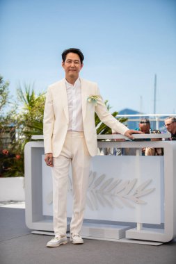 CANNES, FRANCE - 19 Mayıs 2022: Lee Jung-jae, Palais des Festivals 'te düzenlenen 75.