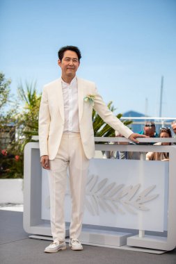 CANNES, FRANCE - 19 Mayıs 2022: Lee Jung-jae, Palais des Festivals 'te düzenlenen 75.