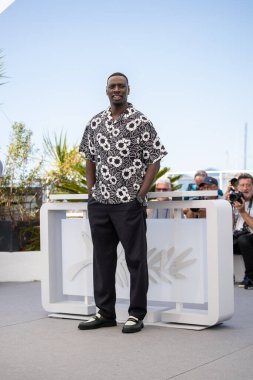 CANNES, FRANCE - 19 Mayıs 2022: Omar Sy, Palais des Festivals 'te düzenlenen 75.
