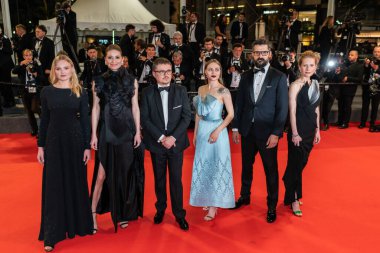 CANNES, FRANCE - MAY 21, 2022: Maria-Victoria Dragus, Macrina Barladeanu, Cristian Mungiu, Judith State, Marin Grigore and Orsolya Moldovan attend the screening of 