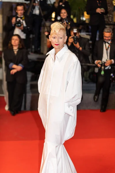 フランス カンヌ 2022年5月21日 ティルダ スウィントンがパレ フェスティバルで開催された第75回カンヌ映画祭で の上映会に出席 — ストック写真