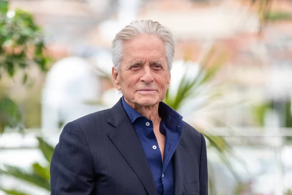 CANNES, FRANCE - 16 Mayıs 2023: Michael Douglas, Palais des Festivals 'te düzenlenen 76.