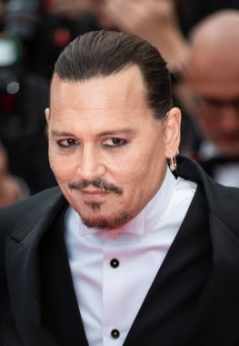 CANNES, FRANCE - 16 Mayıs 2023: Johny Depp ELIE SAAB Haute İlkbaharı 2022 'de düzenlenen 76. Cannes Film Festivali' nde 