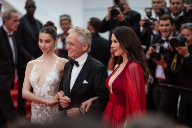 Carys Zeta Douglas, Michael Douglas and Catherine Zeta-Jones attend the 