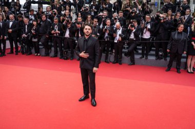 CANNES, FRANCE - 16 Mayıs 2023: Xavier Dolan, Palais des Festivals 'te düzenlenen 76.