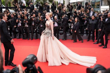 CANNES, FRANCE - 16 Mayıs 2023: Elle Fanning, Palais des Festivals 'te düzenlenen 76.