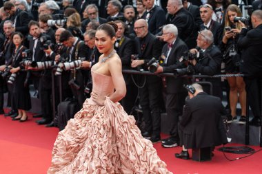 CANNES, FRANCE - 16 Mayıs 2023: Araya Hargate, Palais des Festivals 'te düzenlenen 76.