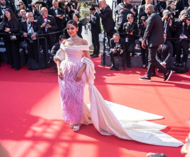 25 Mayıs 2024 - Cannes, Fransa: Fransa 'nın Cannes kentinde 25 Mayıs 2024 tarihinde düzenlenen 77. Cannes Film Festivali' nin kapanış törenine bir konuk katıldı.. 