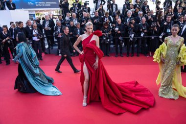 25 Mayıs 2024 - Cannes, Fransa: Lena Gercke, Palais des Festivals 'te düzenlenen 77. Cannes Film Festivali' nin kapanış törenine katıldı 