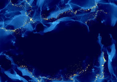 Koyu mavi el, altın parıltısıyla boyalı alkol arkaplanı.