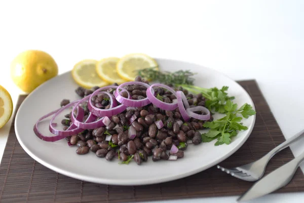 Bohnen Und Rote Zwiebeln Salat — Stockfoto