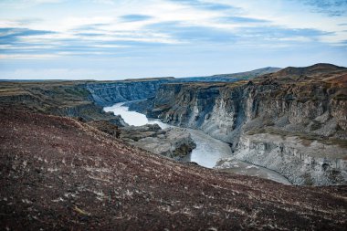 Buhar Havalandırmalı Majestic Canyon Nehri Manzarası