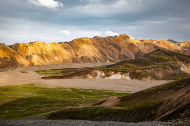 Majestic Mountain Manzarası ve Rolling Hills