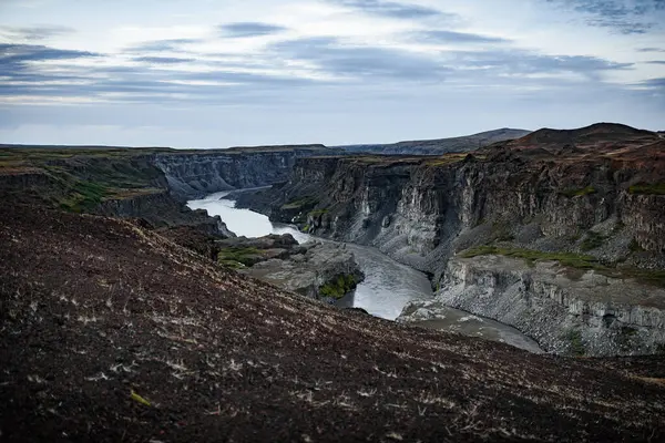Buhar Havalandırmalı Majestic Canyon Nehri Manzarası