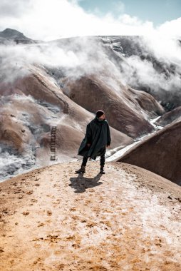 Sisli Dağ Yolu Macerasında Yalnız Kaşif
