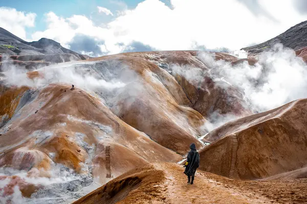Sisli Dağ Yolu Macerasında Yalnız Kaşif