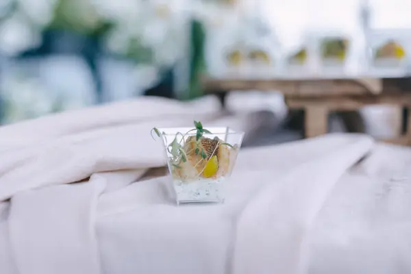 Tahta Serviste Zarif Aperatifler