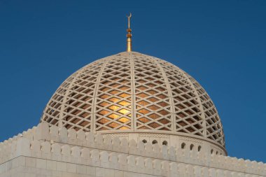 Ortadoğu 'daki Umman' daki Muscat Büyük Camii.