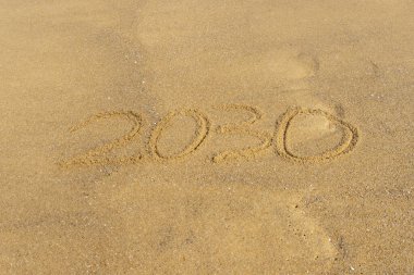 2030 'da kumsalda yazılmış - Mutlu yıllar 