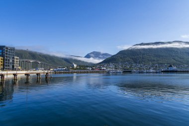 Norveç 'in Avrupa Arktik Katedrali ile Tromso' nun manzarası