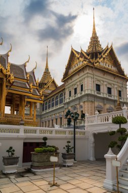 Büyük Saray ve Zümrüt Buda Tapınağı Tayland 'da Wat Phra Kaew