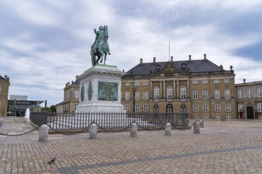 Amalienborg, Danimarka 'da Kopenhag' daki VIII. Christan Sarayı 'nın bir parçasıdır.