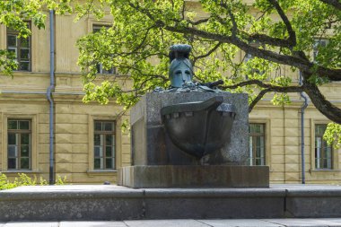 Suomenlinna 'daki Augustin Ehrensvrd' un mezarı. Helsinki 'deki Deniz Kalesi.