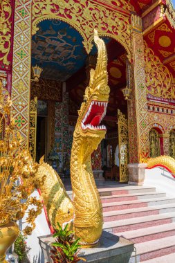 Wat Jed Yod özellikle rahatlatıcı ve sakin bir tapınak. Sadece sakin tasarımı ve çevresi sayesinde değil, aynı zamanda yoğun yaya trafiğinin azlığı sayesinde..