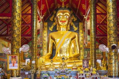 Wat Jed Yod özellikle rahatlatıcı ve sakin bir tapınak. Sadece sakin tasarımı ve çevresi sayesinde değil, aynı zamanda yoğun yaya trafiğinin azlığı sayesinde..