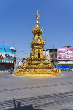 Tayland 'daki Chiang Rai' de Altın Saat Kulesi