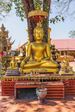 Wat Phra Doi Chom Tangası, şehrin en eski tapınaklarından biri olmasına rağmen ilk bakışta oldukça mütevazı olan eski bir tapınaktır. Yerel efsanelere göre, bu tapınak şehirden daha uzun süredir var.