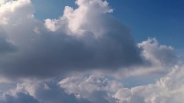 Dalgalanan bulutların zaman hızı.