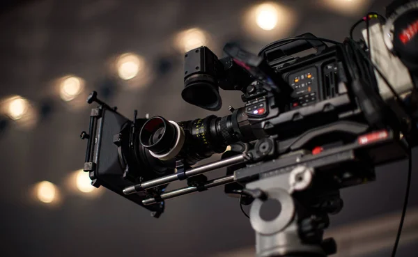 Profesjonalna Cyfrowa Kamera Wideo Wysokiej Rozdzielczości Studiu Gotowa Filmowania Zdjęcie Stockowe