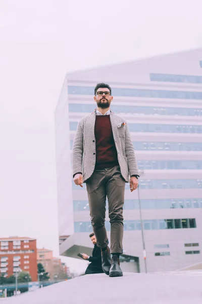 Young Businessman Bearded Outdoor Walking — Stock Photo, Image