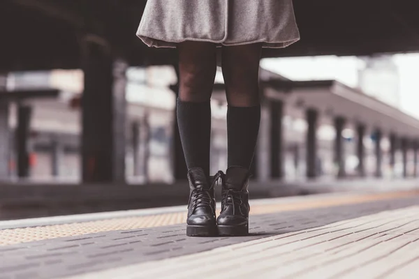 Woman Legs Standing Train Platform — Stock Photo, Image