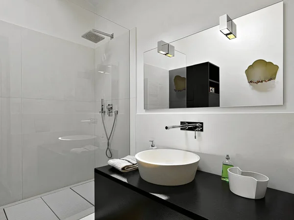 Modern Banyo Planda Sağda Tezgahın Üstünde Lavabo Biraz Ileride Duş — Stok fotoğraf