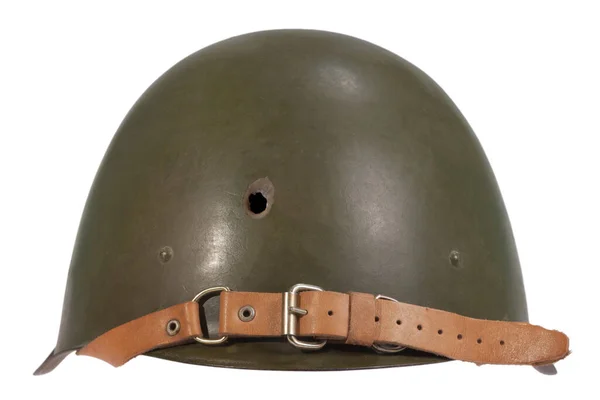 俄罗斯入侵乌卡琳2022年 有三个弹孔的老式俄军头盔 因白人背景而被隔离 — 图库照片
