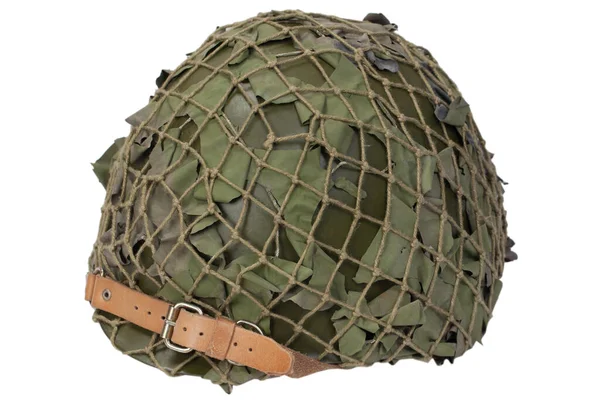 Sovjetisk Armé Stål Hjälm Med Kamouflage Täcka Isolerad Vit Bakgrund — Stockfoto