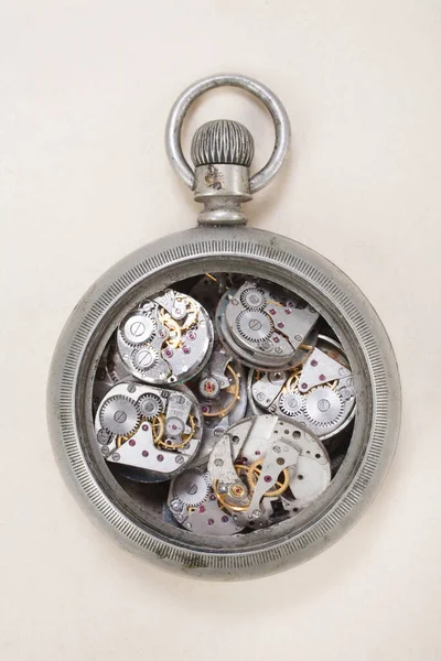 Reloj Bolsillo Vintage Retro Roto Sobre Fondo Papel — Foto de Stock