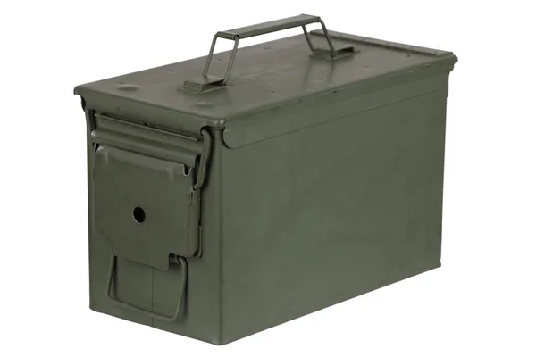 ホワイトに隔離された銃カートリッジのための米軍の緑の金属弾薬箱 — ストック写真